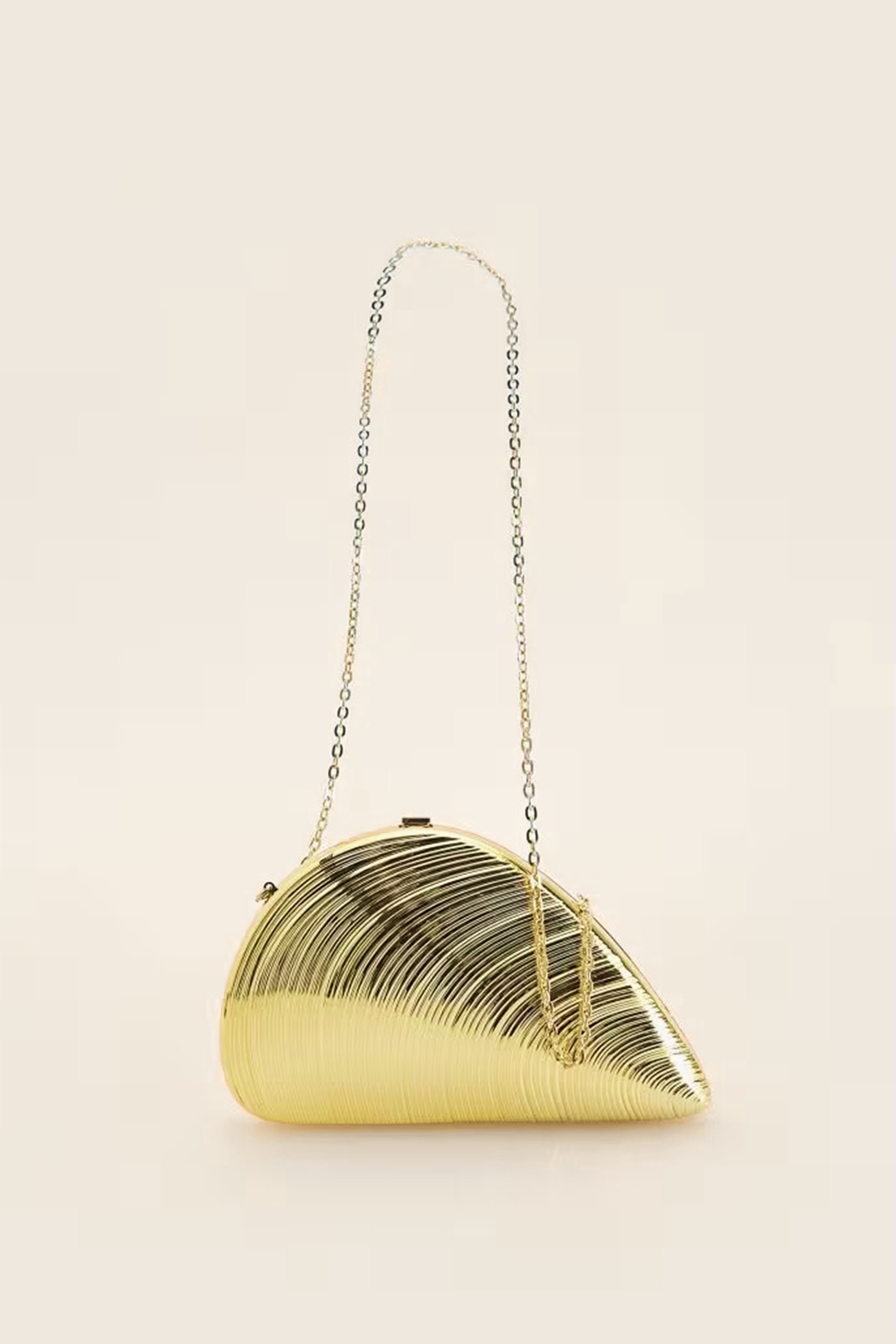 Metal Shell Shapped Clutch